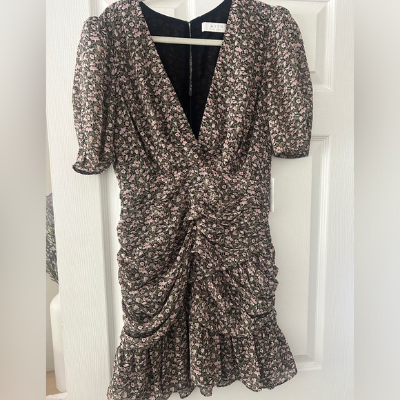 ASTR the label Women's Shirred Bottom Mini Dress, size Medium - Picture 1 of 3